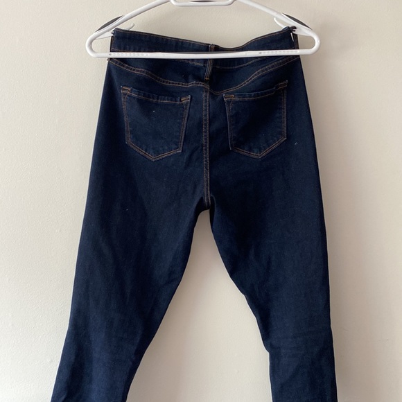 Blue Jeans - Picture 4 of 4